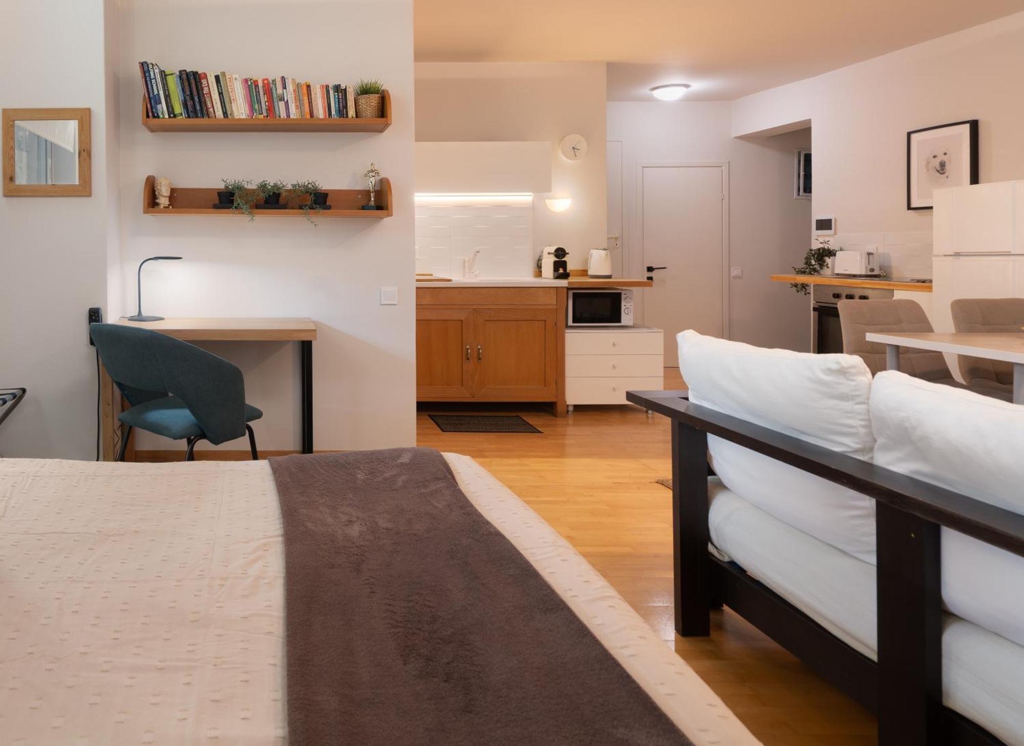 Bright, Cosy Studio Close To Glyfada Beach & Center Atene Esterno foto